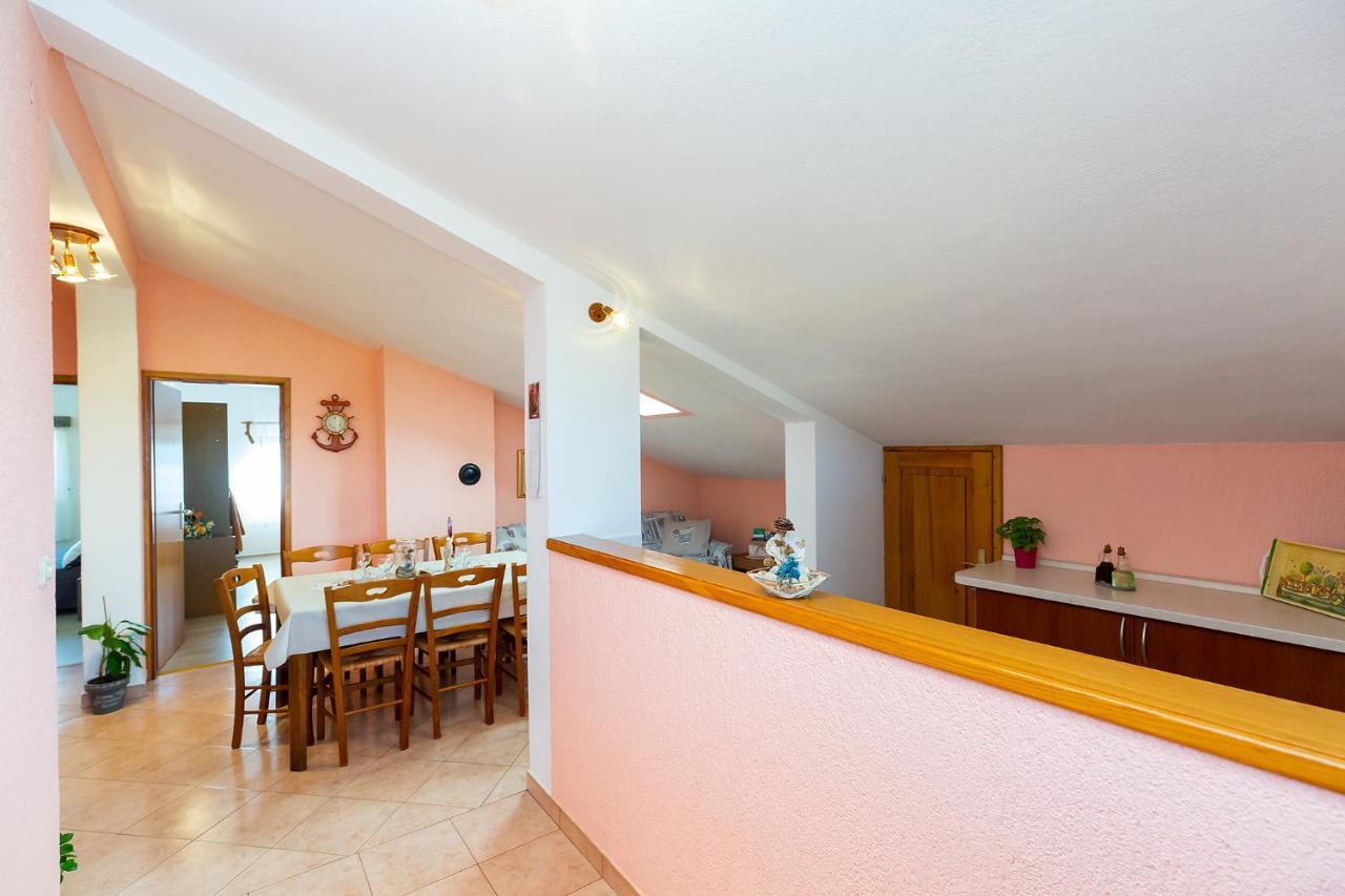 Apartments Alice Green Oasis - Πόρετς Εξωτερικό φωτογραφία