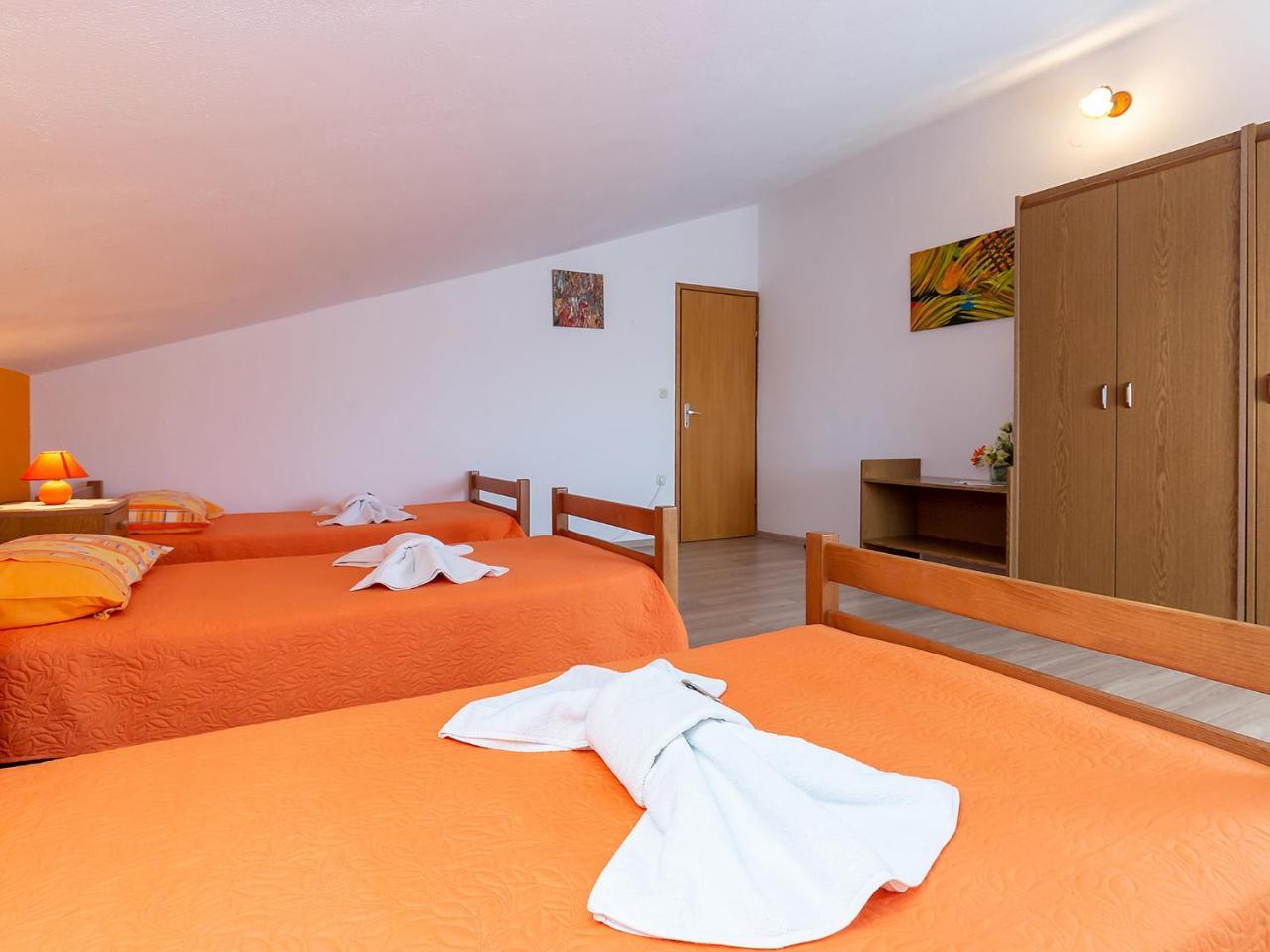 Apartments Alice Green Oasis - Πόρετς Εξωτερικό φωτογραφία