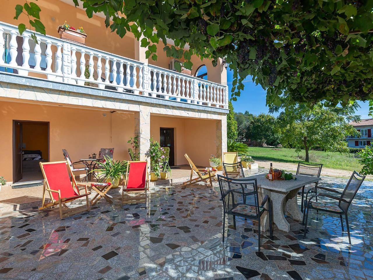 Apartments Alice Green Oasis - Πόρετς Εξωτερικό φωτογραφία