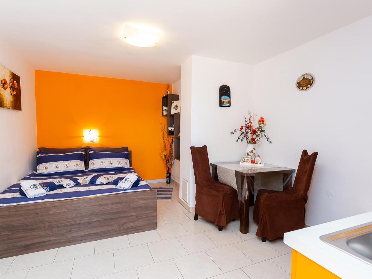 Apartments Alice Green Oasis - Πόρετς Εξωτερικό φωτογραφία