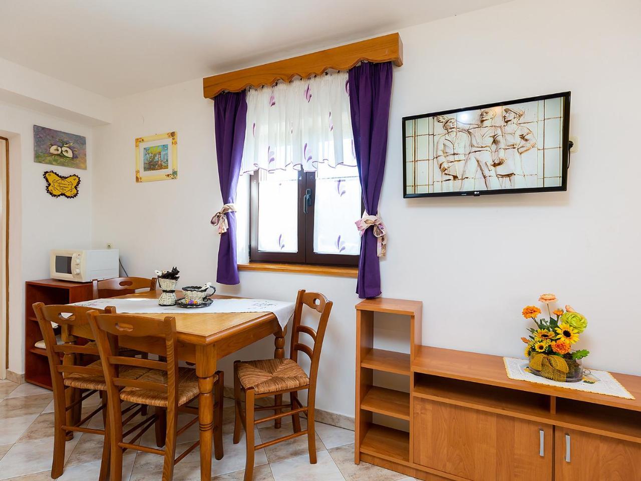 Apartments Alice Green Oasis - Πόρετς Εξωτερικό φωτογραφία